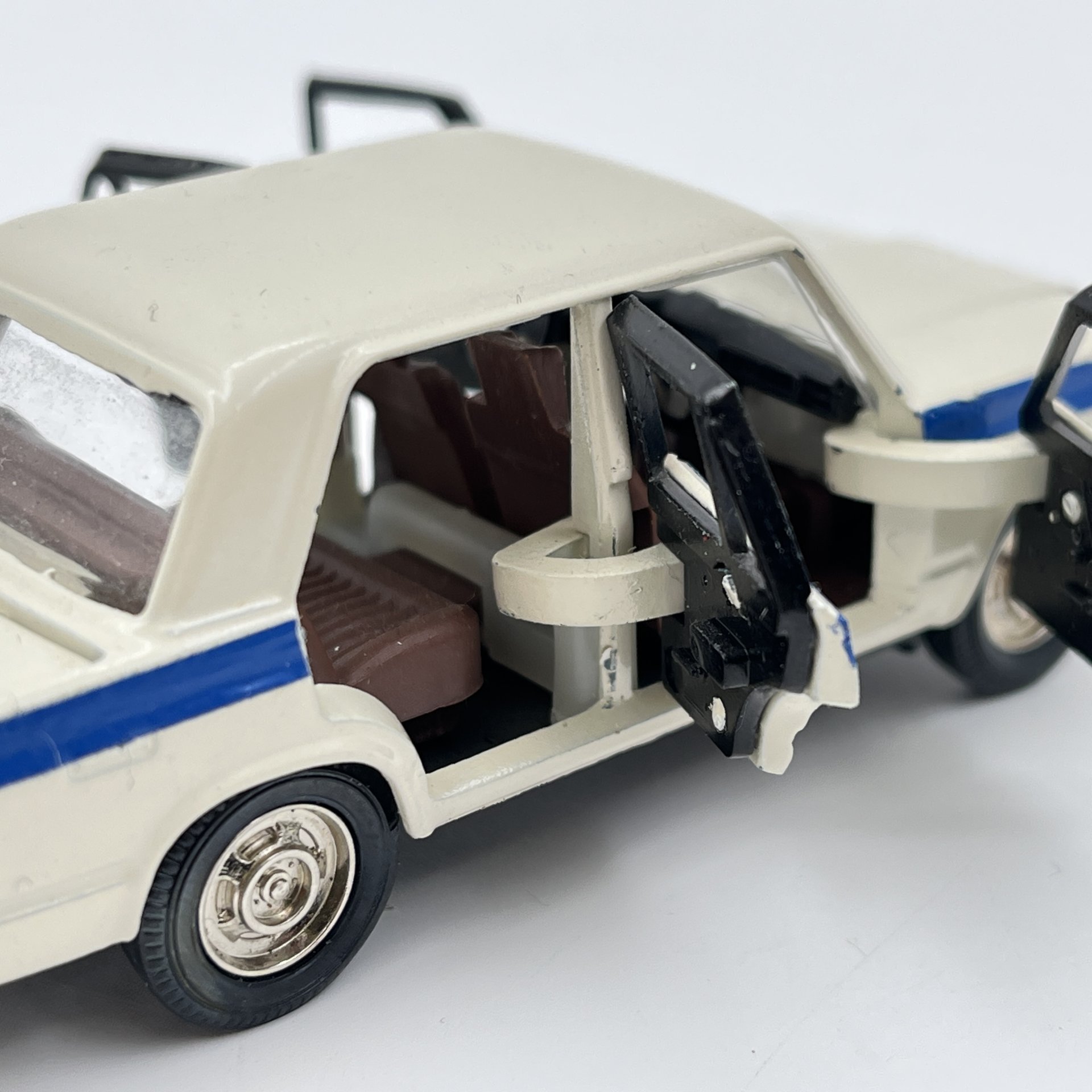 Модель автомобиля "ВАЗ 2107", масштаб 1:43