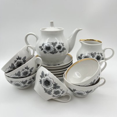 Сервиз кофейный на 6 персон (14 предметов), украшенный цветами, фарфор, деколь, золочение, Дулевский фарфоровый завод (Дулёво), СССР, 1968-1990 гг.