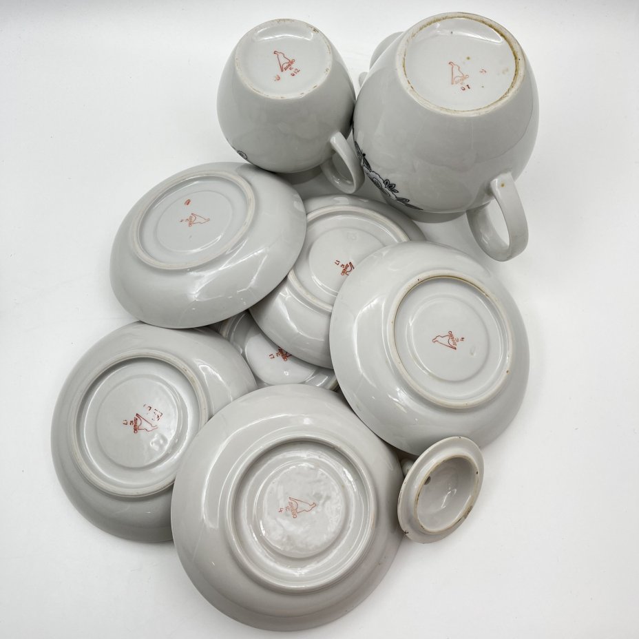 Сервиз кофейный на 6 персон (14 предметов), украшенный цветами, фарфор, деколь, золочение, Дулевский фарфоровый завод (Дулёво), СССР, 1968-1990 гг.