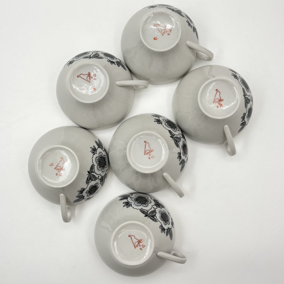 Сервиз кофейный на 6 персон (14 предметов), украшенный цветами, фарфор, деколь, золочение, Дулевский фарфоровый завод (Дулёво), СССР, 1968-1990 гг.