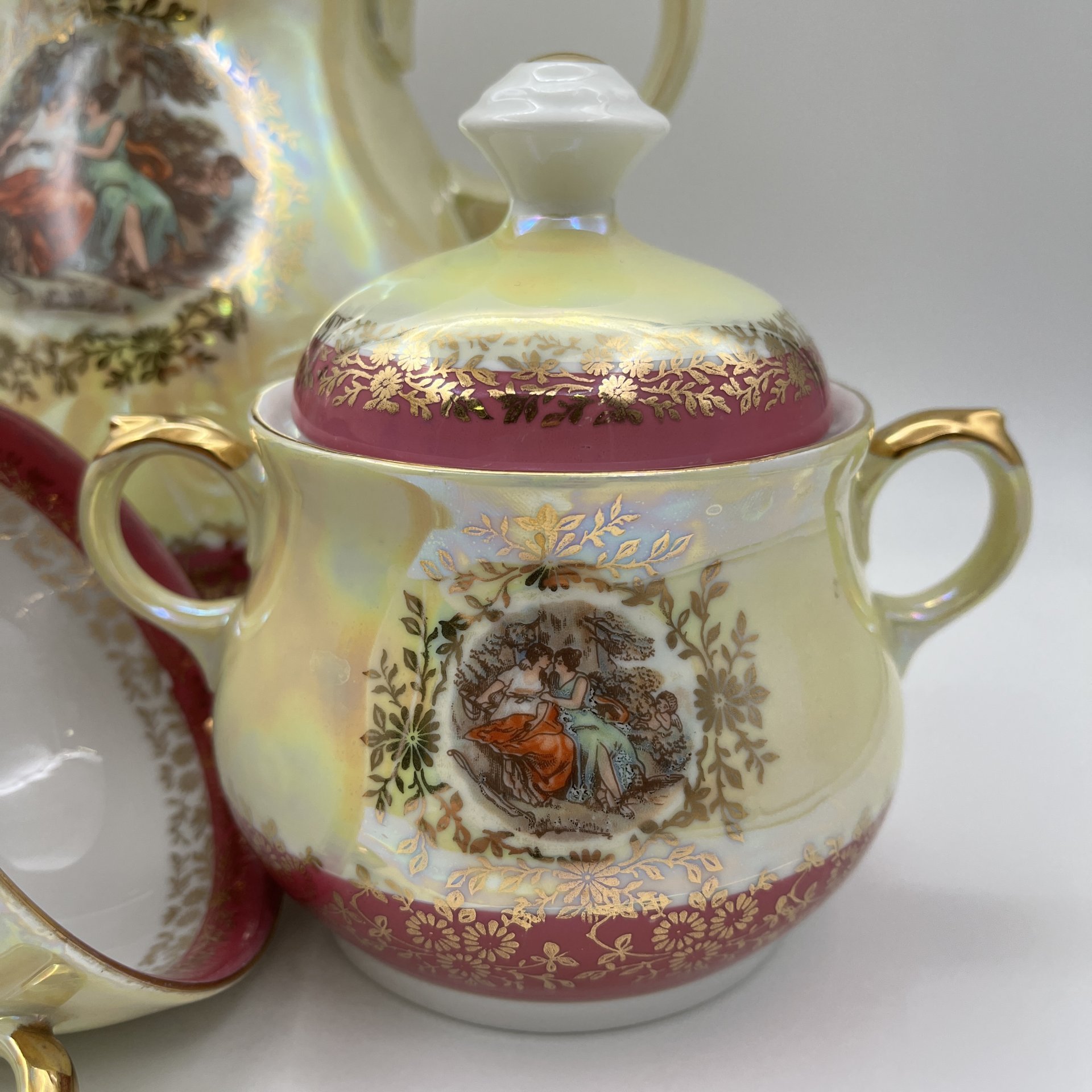 Сервиз чайно-кофейный на 4 персоны (11 предметов) "Мадонна", фарфор, деколь, люстр, золочение, Spezial Eisenberg Porzellan (SEP), ГДР, 1960-1980 гг.