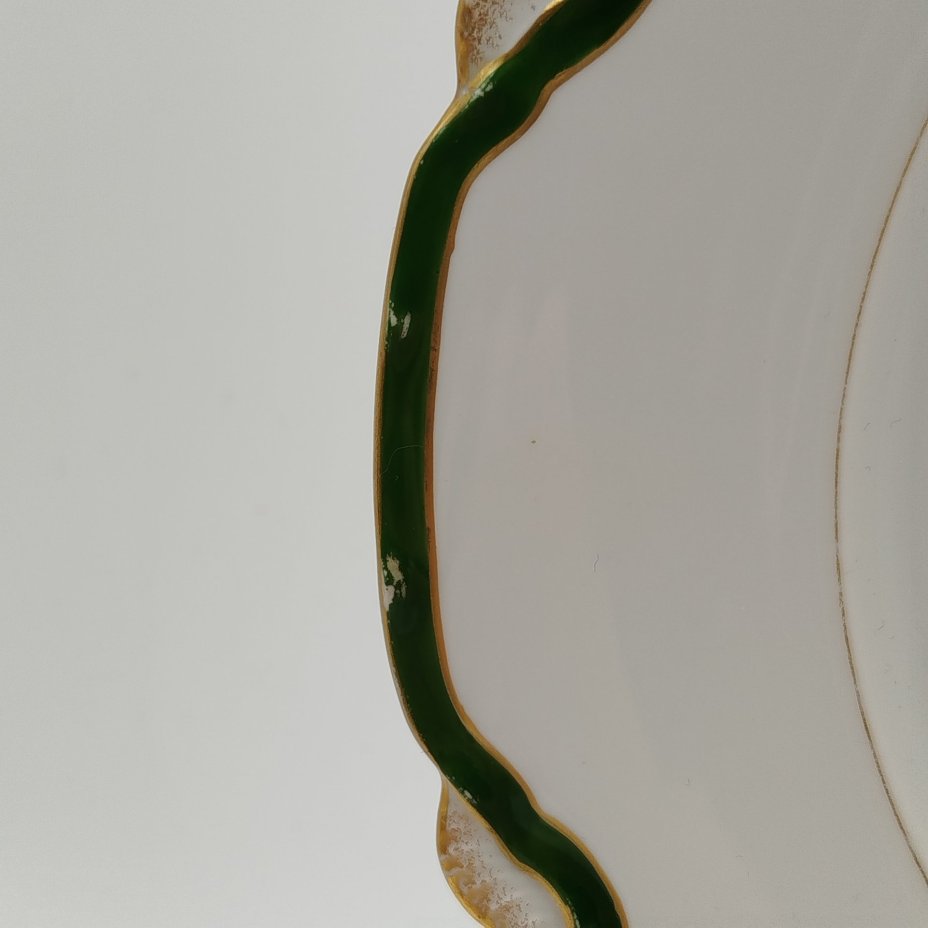 Тарелка обеденная с монограммой, завод М.С. Кузнецова (предположительно)