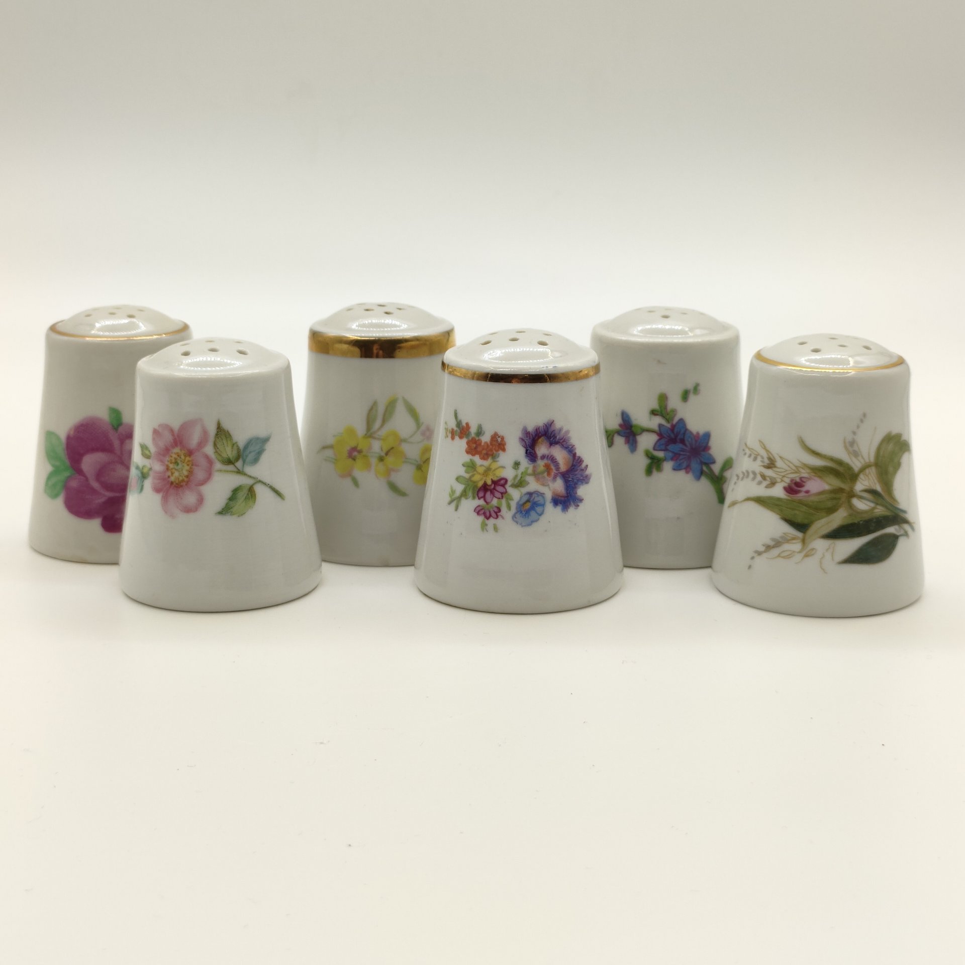Набор из 6-ти солонок/перечниц с цветочным декором (в подборе)