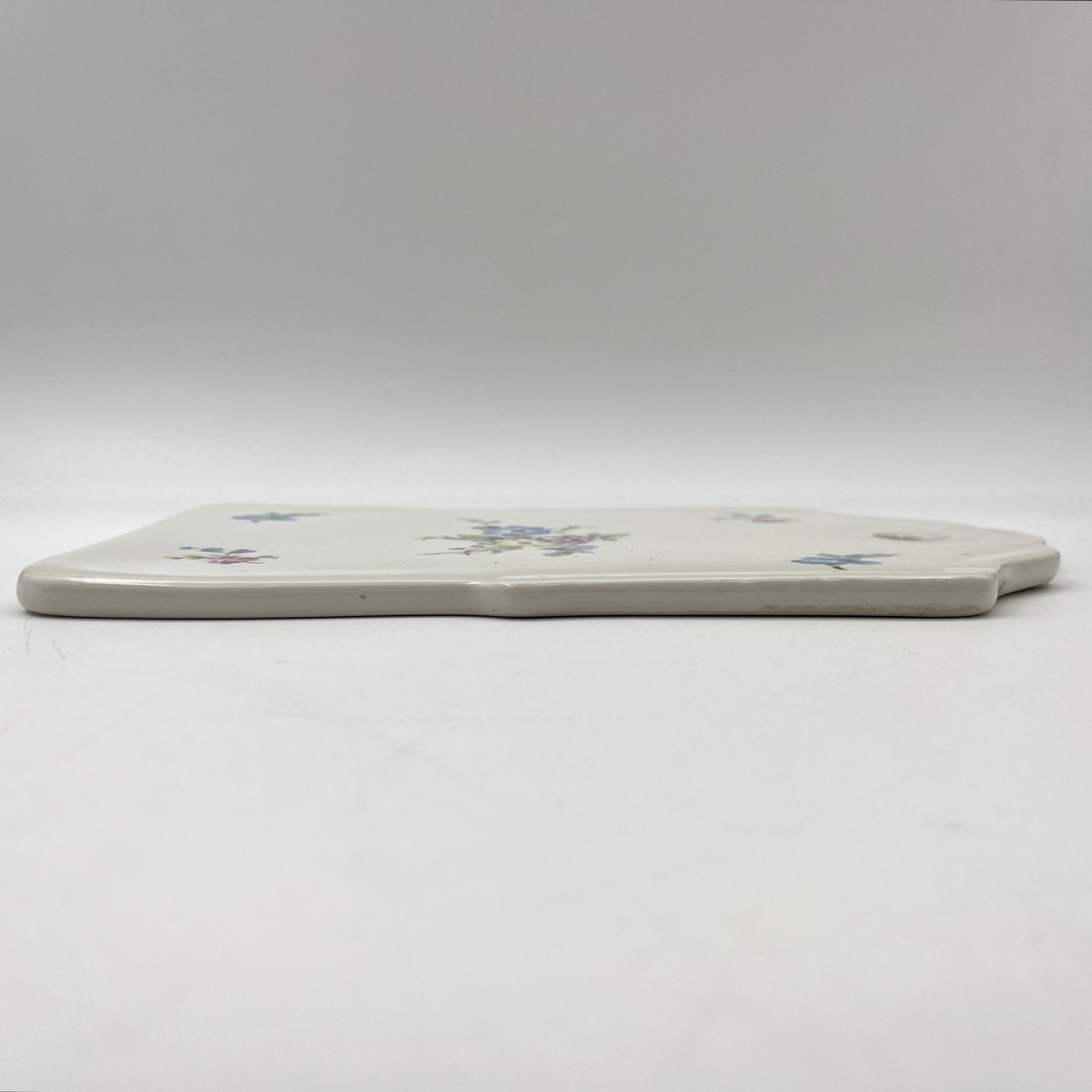 Доска сырная с цветочным декором