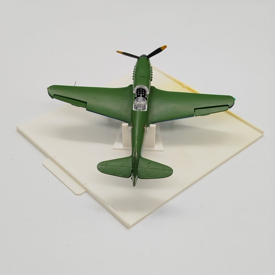 Модель самолета "Як-3" в масштабе 1:72 в коробке