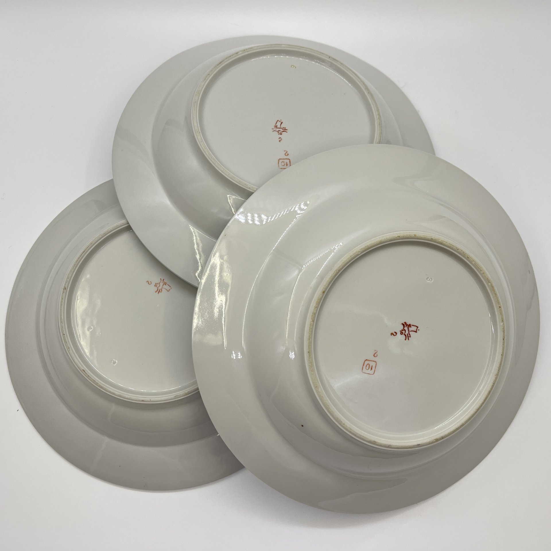 Набор суповых тарелок на 3 персоны, фарфор, золочение, Фарфоровый завод «Пролетарий» (Бронница, Мста), СССР, 1967-1975 гг.