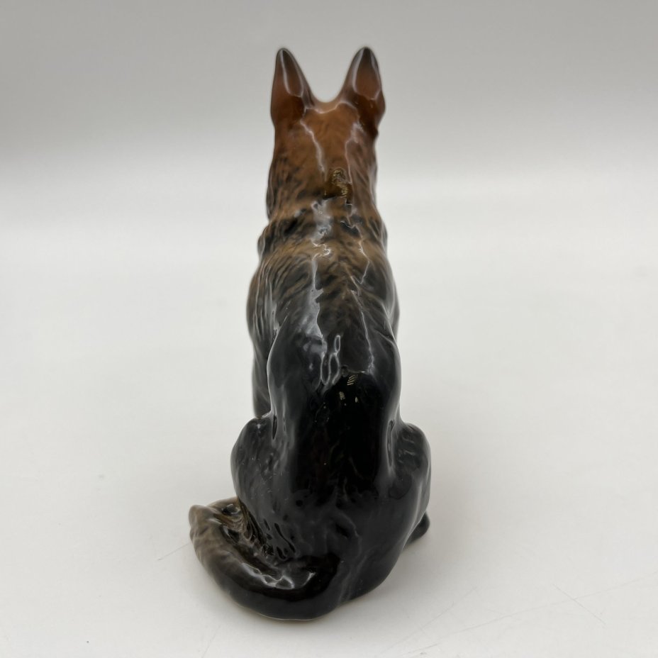 Статуэтка "Сидящая овчарка"