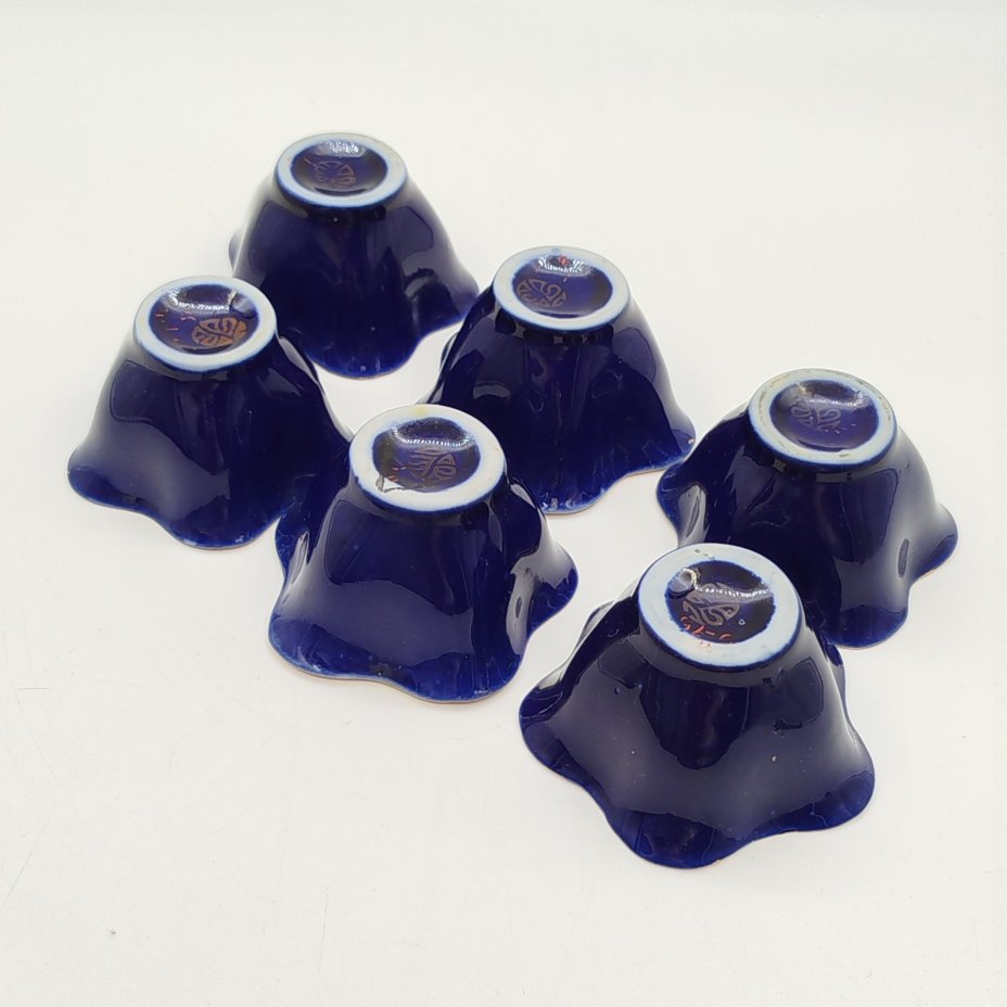 Набор из 6-ти розеток кобальтого оттенка с фестончатым краем