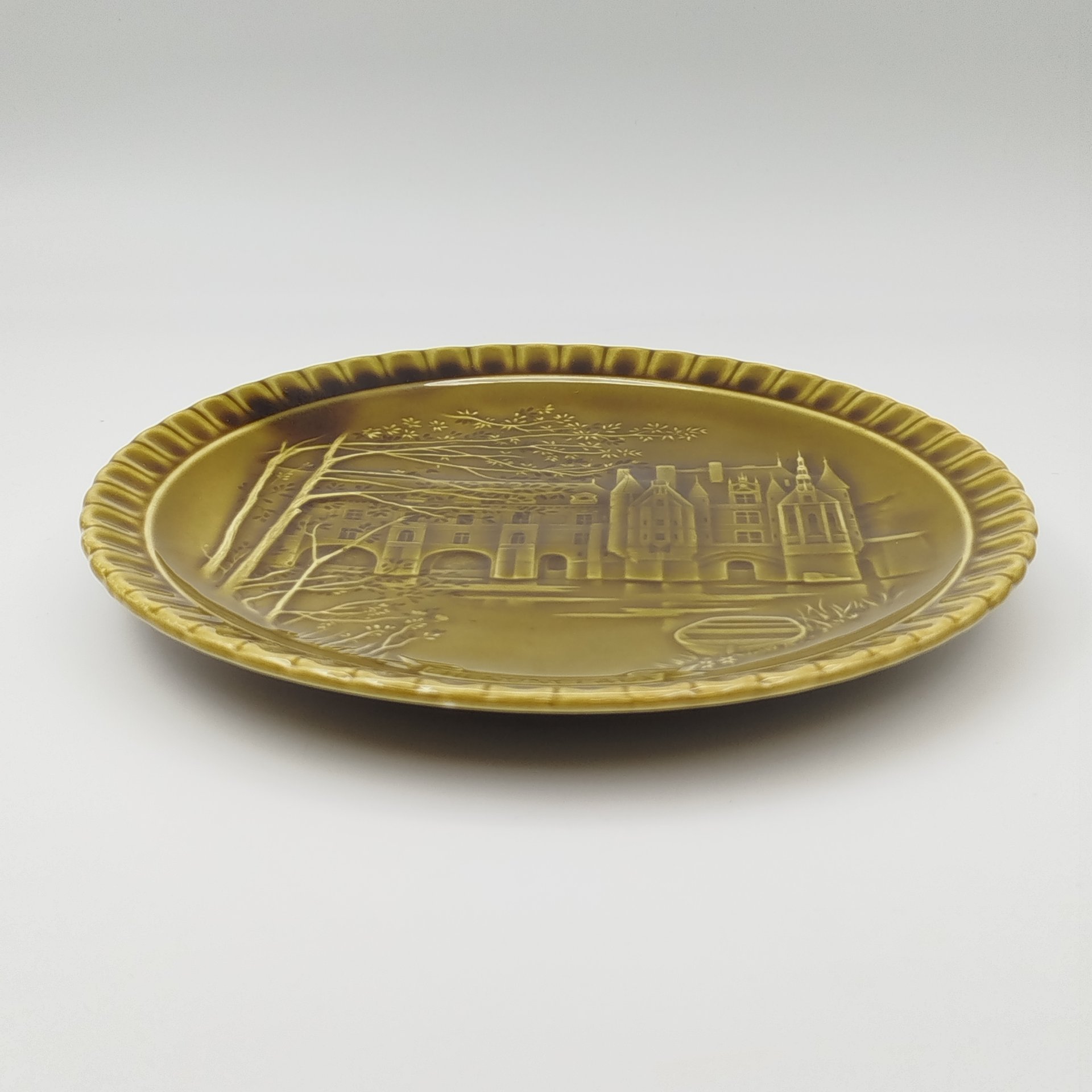 Декоративная тарелка из серии "Замки Франции"  (Chenonceaux), Gien, керамика, глазурь, Франция, 1960-1971 гг.