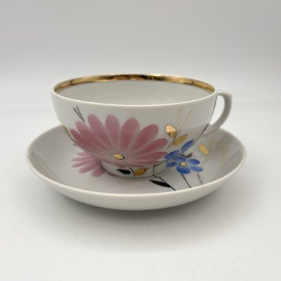 Пара чайная с цветочным декором в виде астр, фарфор, роспись, золочение, Дулевский фарфоровый завод (Дулёво), СССР, 1968-1991 гг.