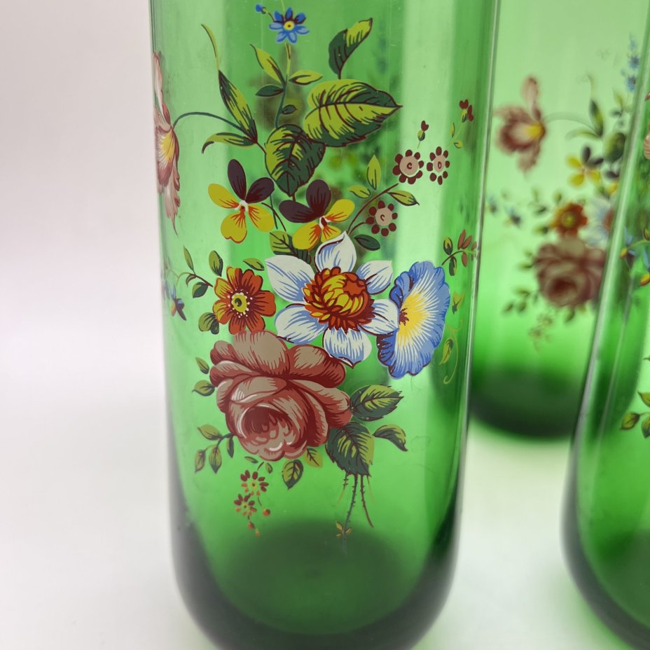 Набор из 5 стаканов в зеленом оттенке с цветочным декором