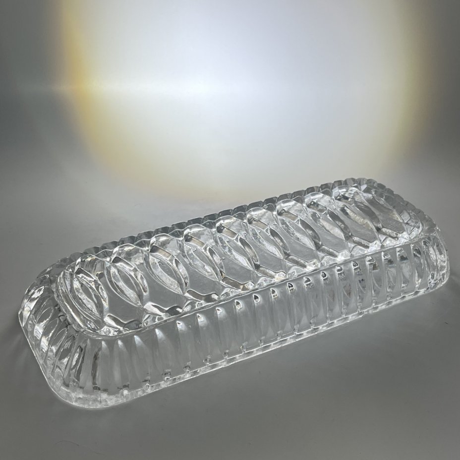 Селёдочница с резным геометрическим декором