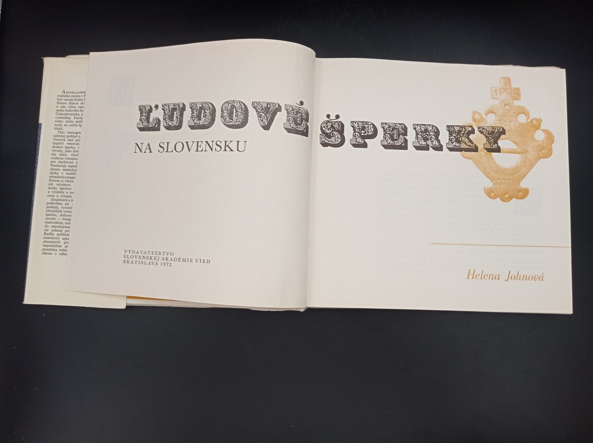 Книга "Ľudové šperky na Slovensku" (Народные украшения Словакии), Helena Johnova, Словацкая академия наук в Братиславе