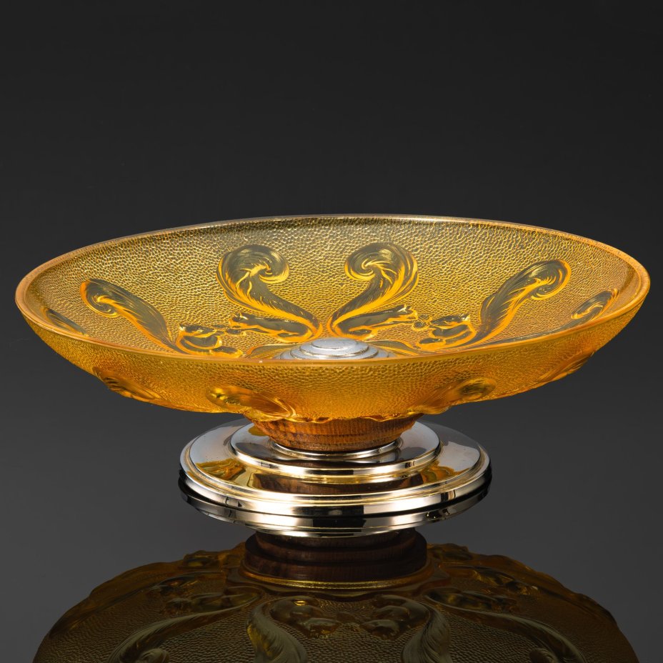 Блюдо (фруктовница) в стиле ар-деко  с декором в виде белок, стекло, металл, Европа, 1920-1930 гг.