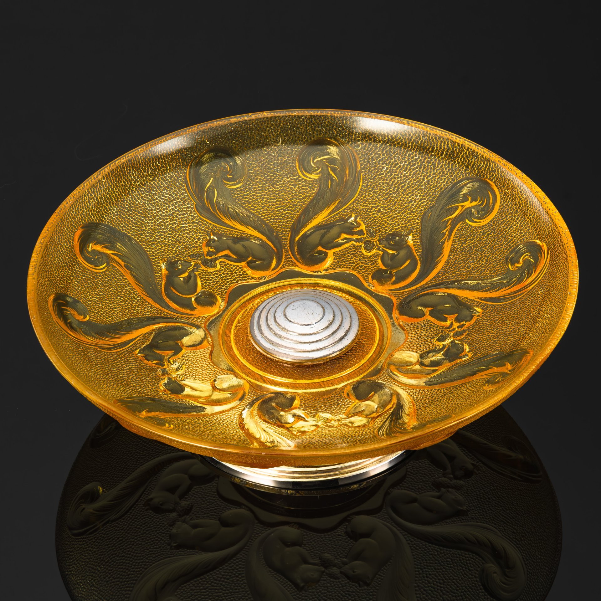 Блюдо (фруктовница) в стиле ар-деко  с декором в виде белок, стекло, металл, Европа, 1920-1930 гг.