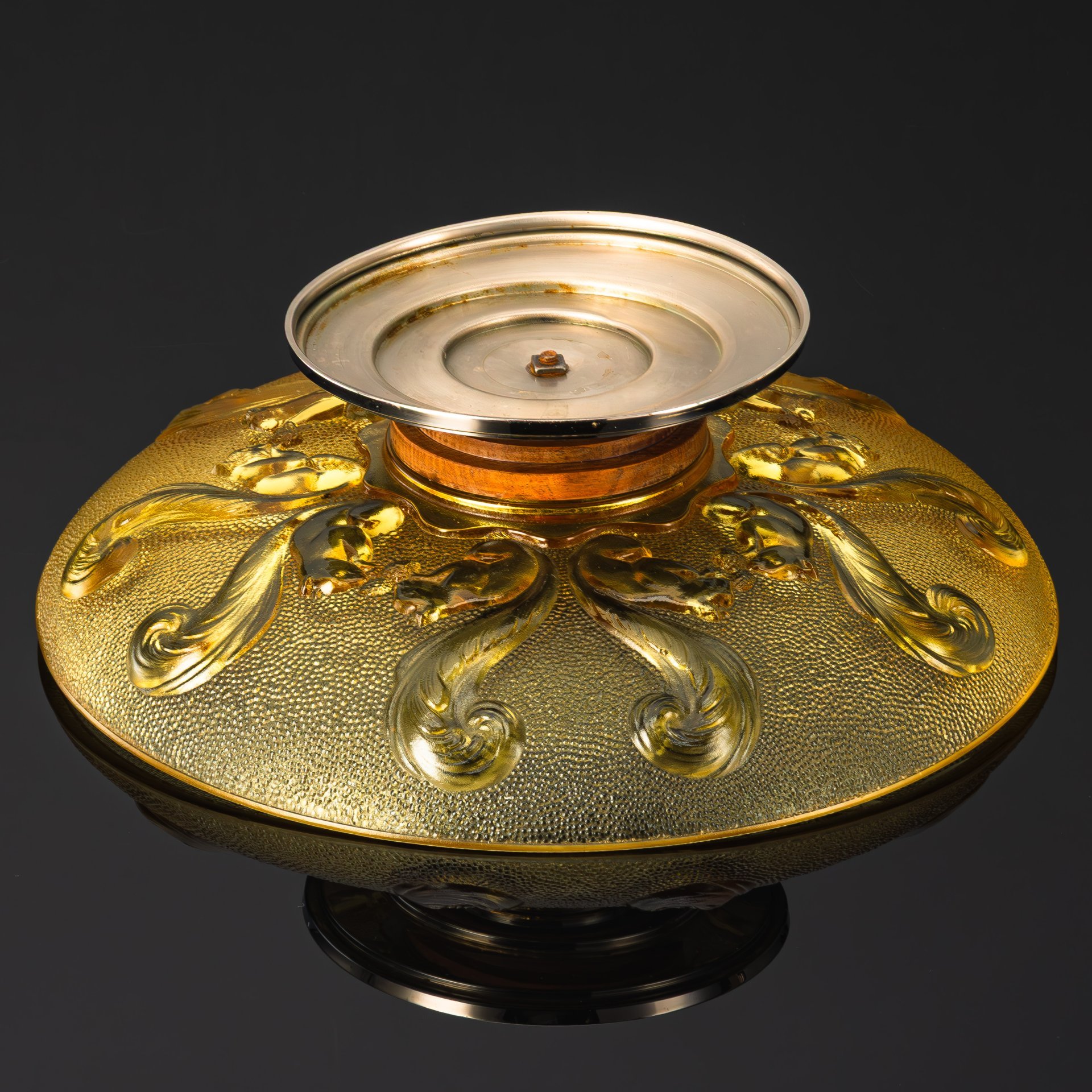 Блюдо (фруктовница) в стиле ар-деко  с декором в виде белок, стекло, металл, Европа, 1920-1930 гг.