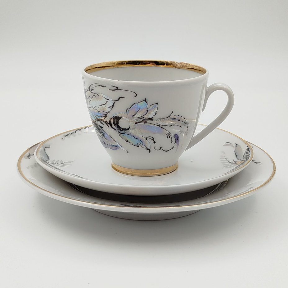 Трио кофейное из сервиза "Жемчужный", автор формы "Весенняя" Яковлева С.Е., автор рисунка Семенова А.Н.