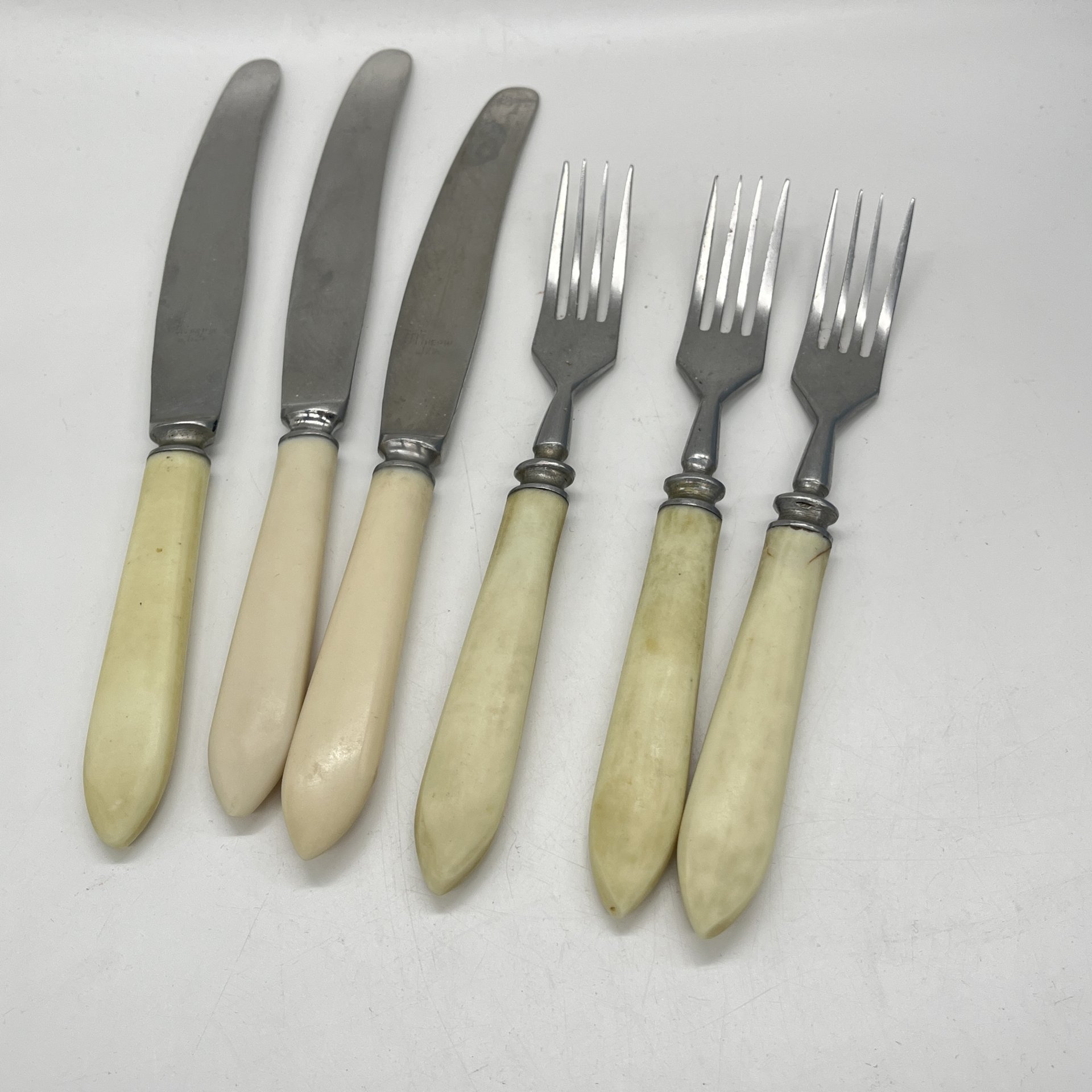 Набор из 3 вилок и 3 столовых ножей, металл, пластик, СССР, 1970-1990 гг.