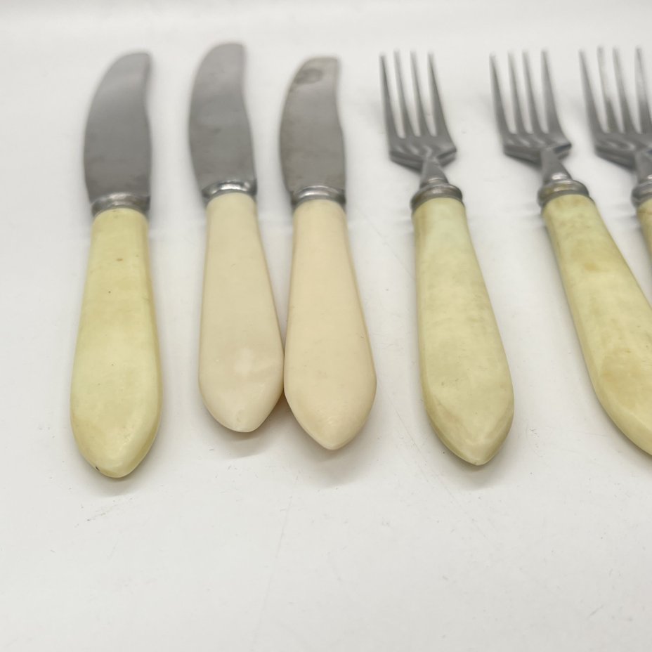 Набор из 3 вилок и 3 столовых ножей