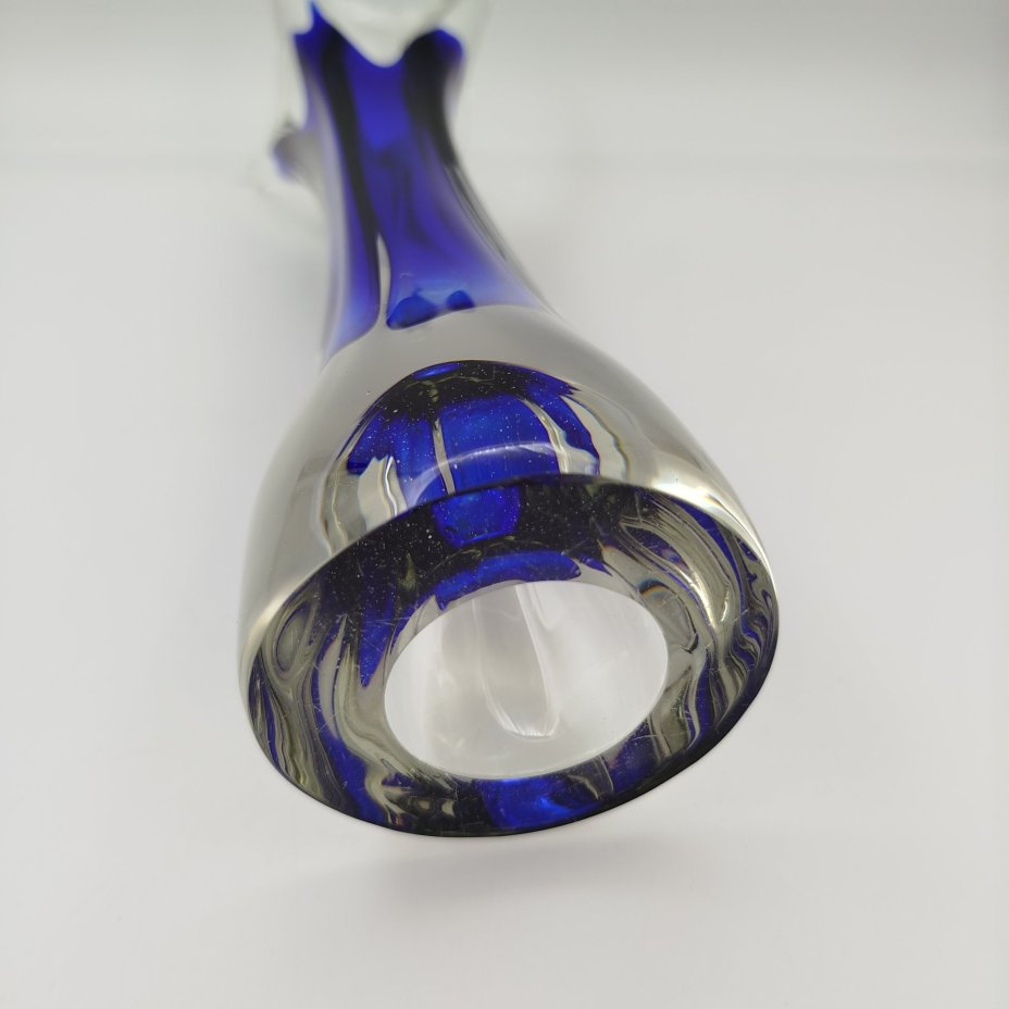 Ваза для цветов оригинальной четырёхконечной формы, стекло, двухслойное, гутная техника, Ливанский стекольный завод, СССР, 1960-1980 гг.