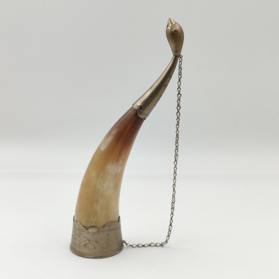 Рог изобилия (кубок для вина) с фигурным навершием