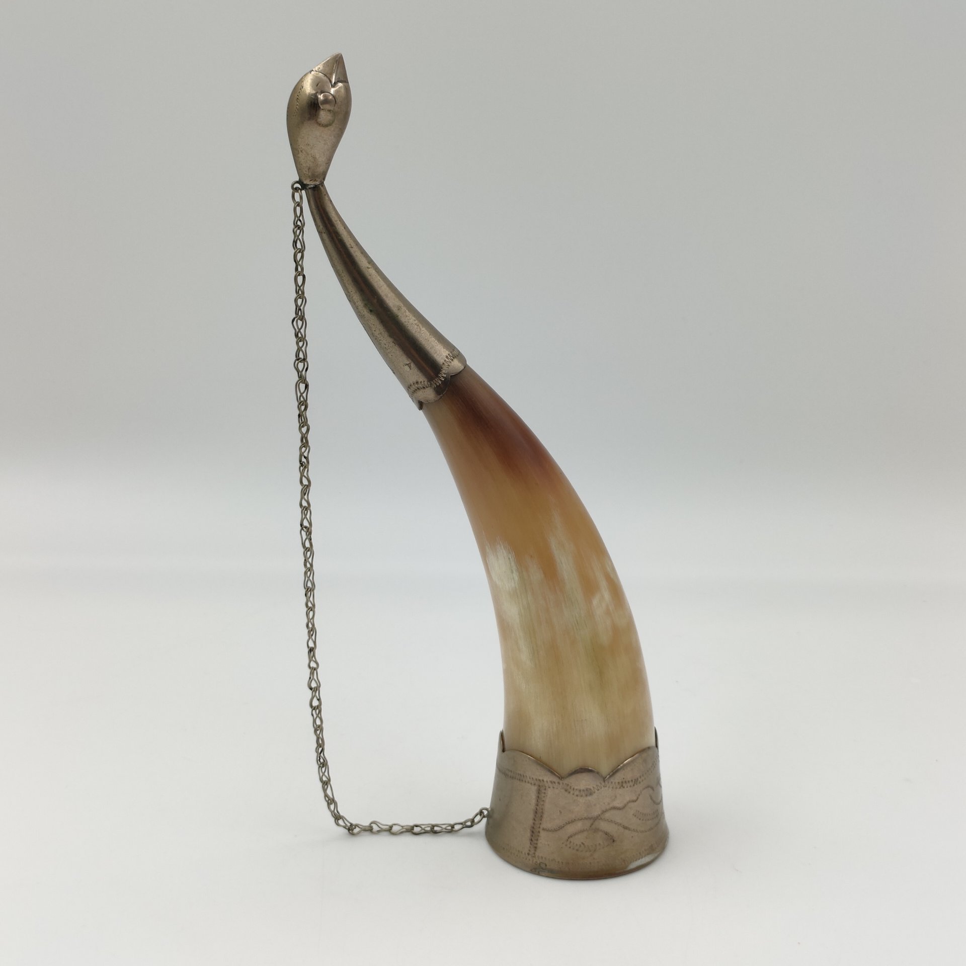 Рог изобилия (кубок для вина) с фигурным навершием