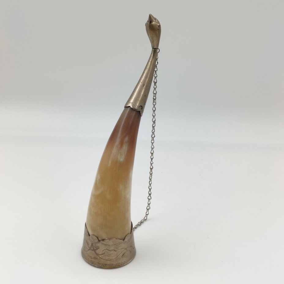 Рог изобилия (кубок для вина) с фигурным навершием