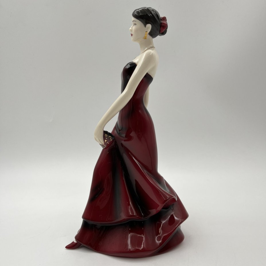 Статуэтка "Samantha" из серии "Pretty Ladies" ("Девушка в красном платье"), Royal Doulton