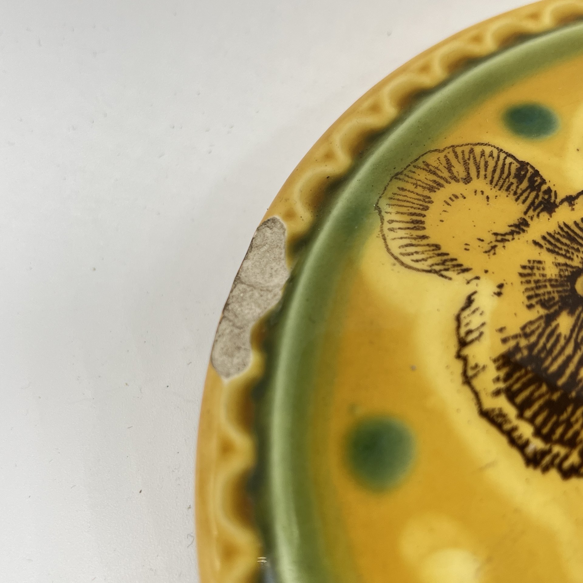 Панно настенное "Олимпийский Мишка" тяжелая атлетика, фаянс, деколь, Конаковский фаянсовый завод им. М.И. Калинина (ЗиК Конаково), СССР, 1980 г.