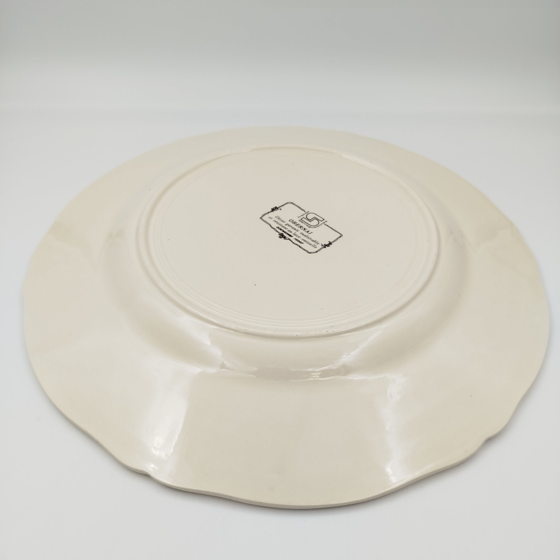 Блюдо декоративное с изображением девушки в национальном костюме, фаянс, деколь, Sarreguemines (Саргемин), Франция, 1974-2000 гг.