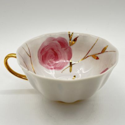 Чашка из сервиза "Весенний", форма "Белый лебедь", автор формы О.М.Михигули, фарфор, роспись, золочение, Дулевский фарфоровый завод (Дулёво), СССР, 1968-1991 гг.