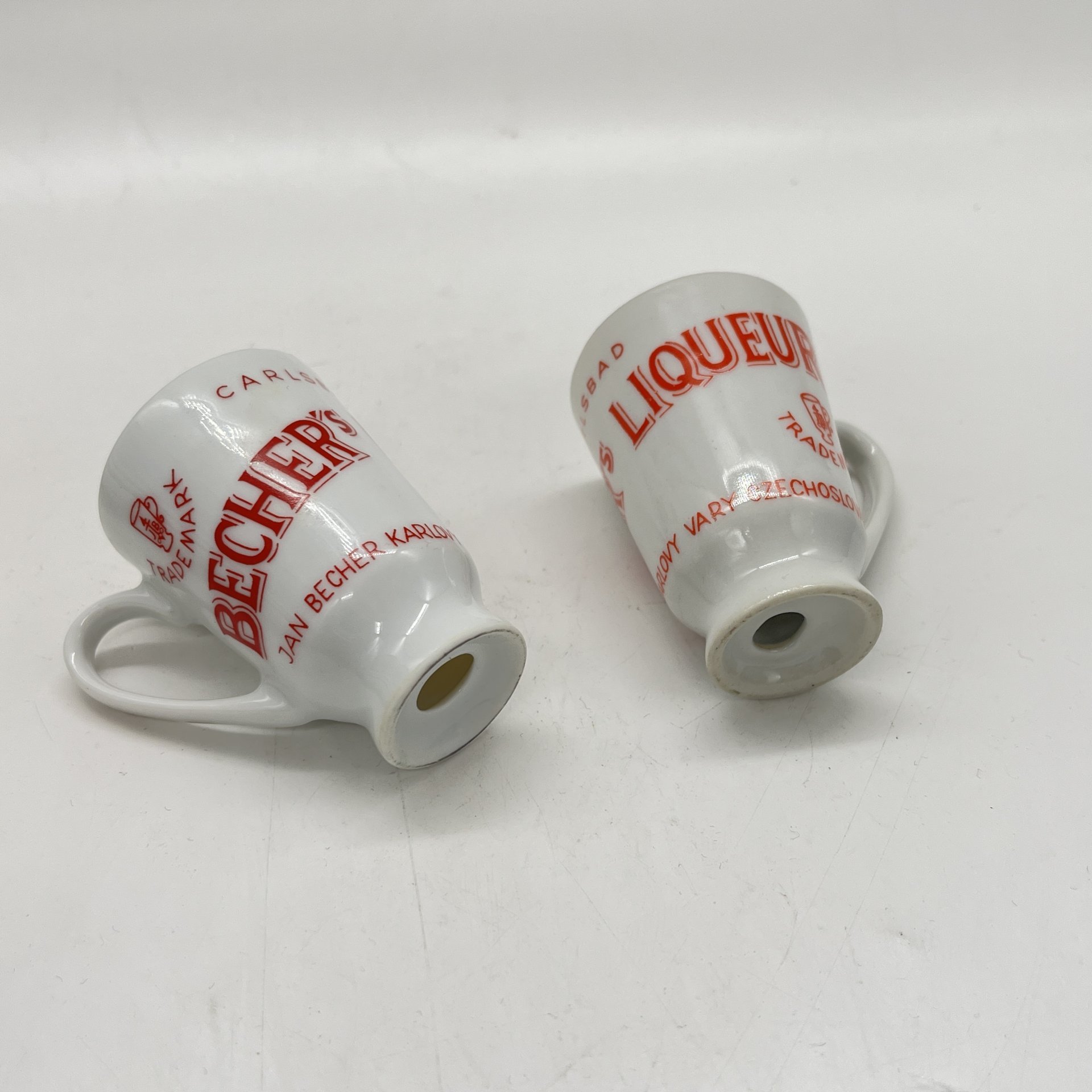 Набор из 2 ликерных рюмок с ручками "Becher's Liqueur", фарфор, деколь, золочение, Carlsbad, Чехословакия, 1970-1990 гг.