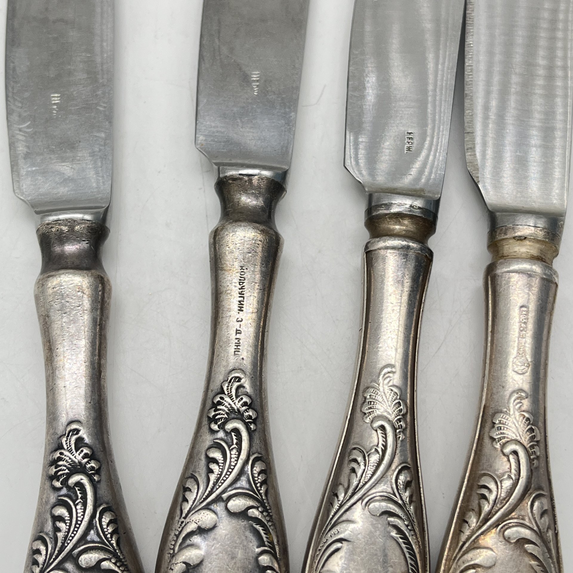 Набор из 4 столовых ножей "Пламя" (подбор), нержавеющая сталь, Кольчугинский завод цветных металлов, СССР, 1962-1991 гг.