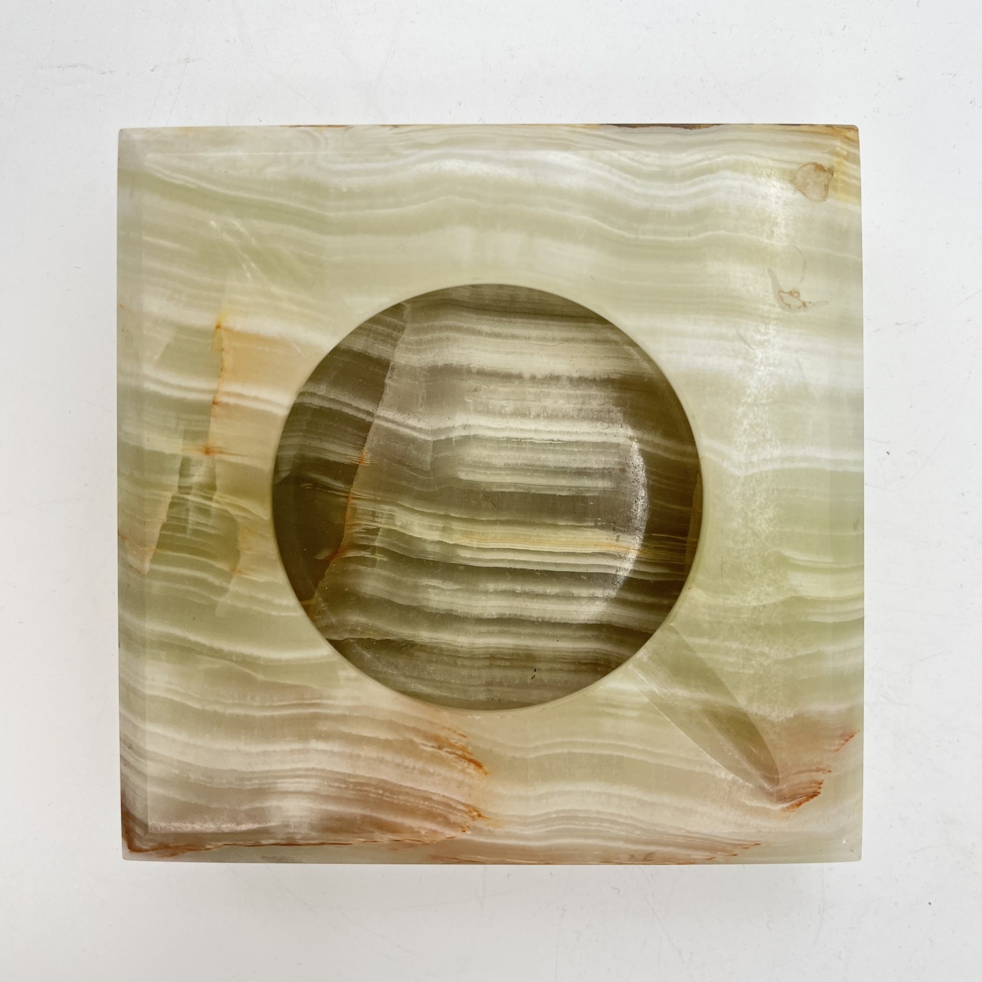 Пепельница квадратной формы, оникс, резьба, Азия, 2000-2015 гг.