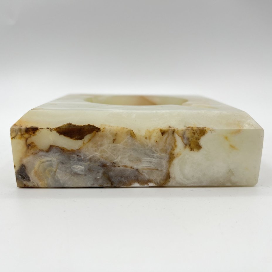 Пепельница квадратной формы, оникс, резьба