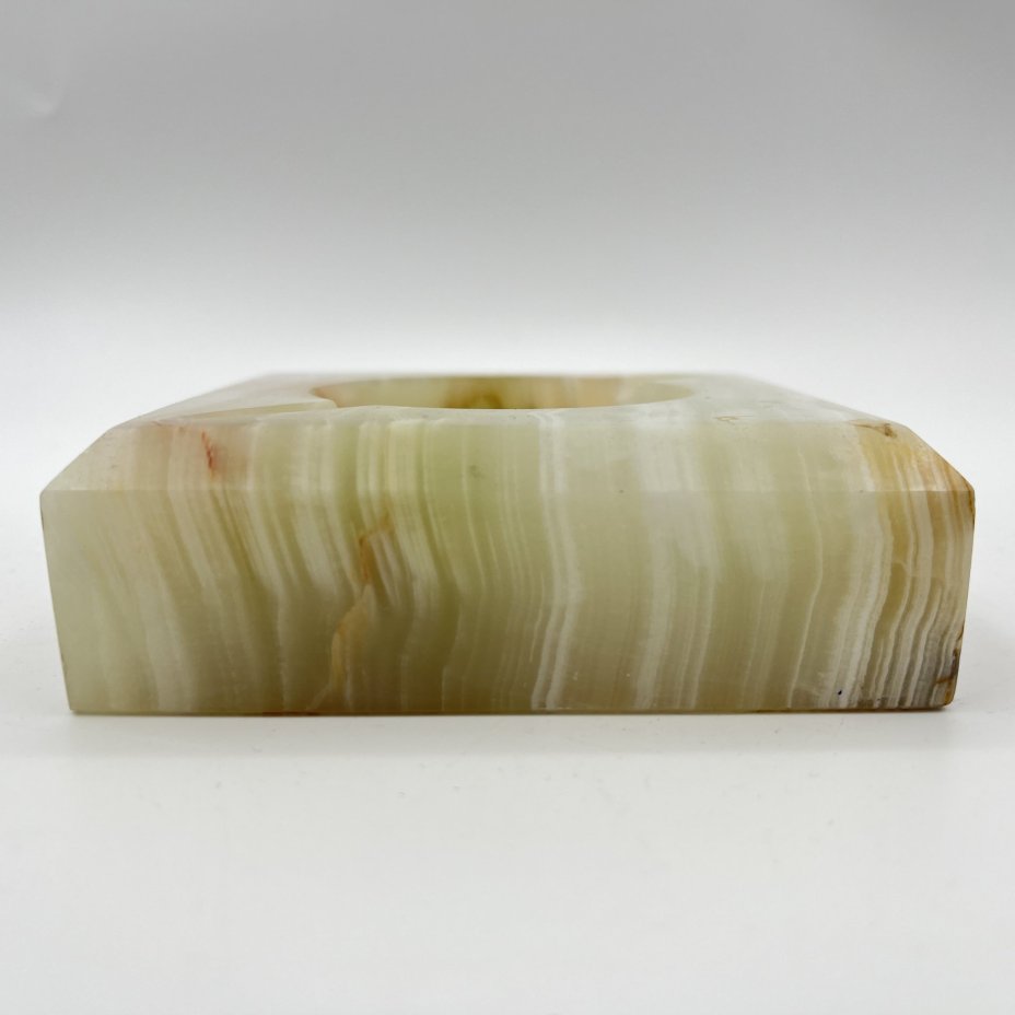 Пепельница квадратной формы, оникс, резьба