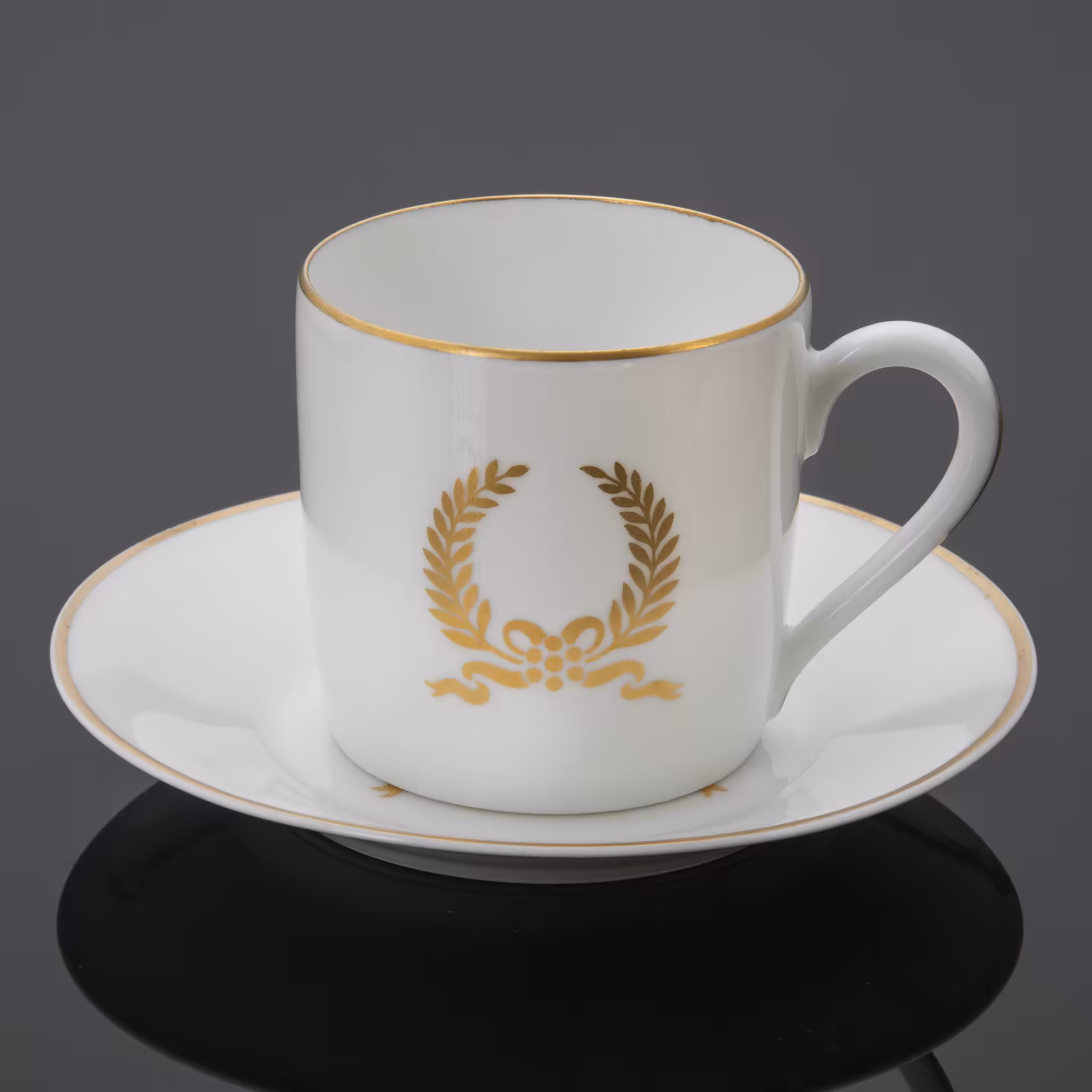 Кофейная  пара с декором в виде лаврового венка, Porcelaine de Paris