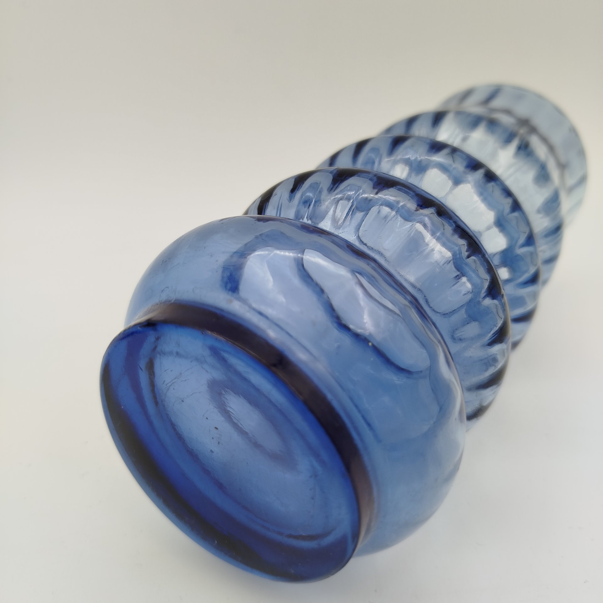 Ваза голубого оттенка, цветное стекло, СССР, 1960-1990 гг.