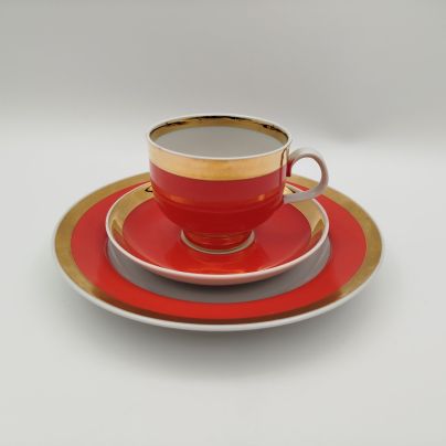 Трио кофейное, украшенное ленточным орнаментом, фарфор, крытье, золочение, Дулевский фарфоровый завод (Дулёво), СССР, 1968-1991 гг.