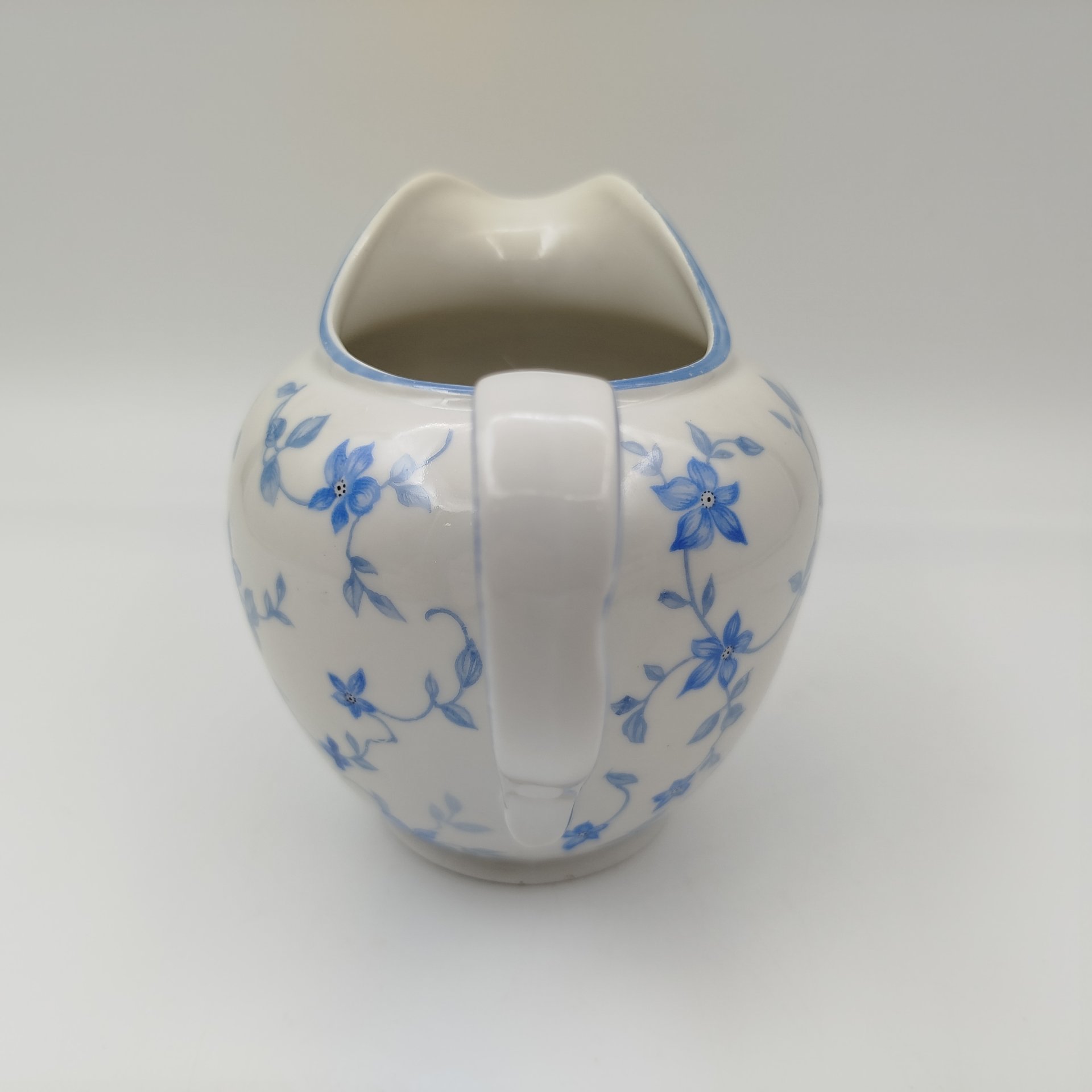 Молочник/сливочник, украшенный цветочным декором, фарфор, деколь, Kahla, Германия, 1937-1956 гг.