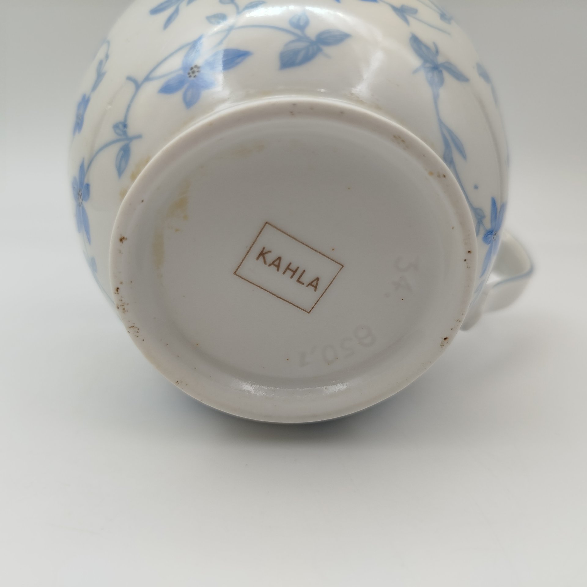 Молочник/сливочник, украшенный цветочным декором, фарфор, деколь, Kahla, Германия, 1937-1956 гг.