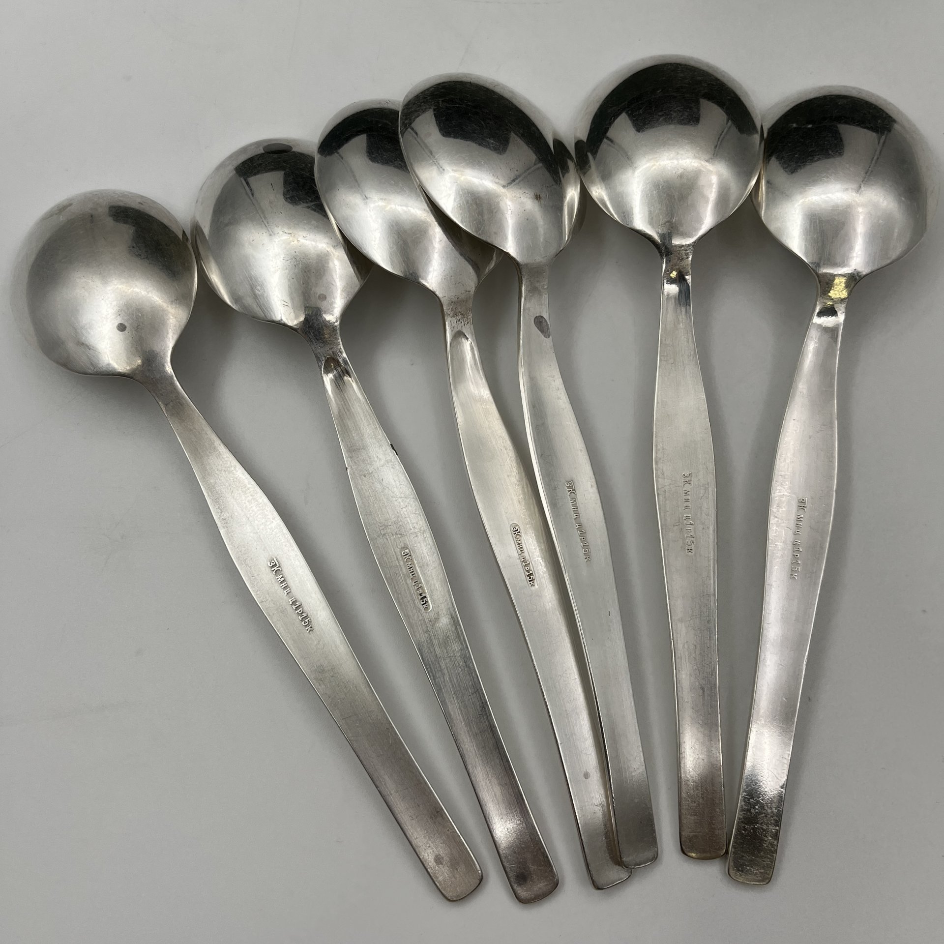 Набор столовых приборов (ножи, вилки, ложки и чайные ложки) на 6 персон, в оригинальной коробке