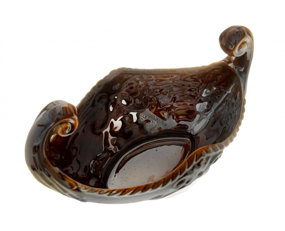 Ваза в форме ладьи с рельефным декором, фаянс, СССР, 1970-1990 гг.