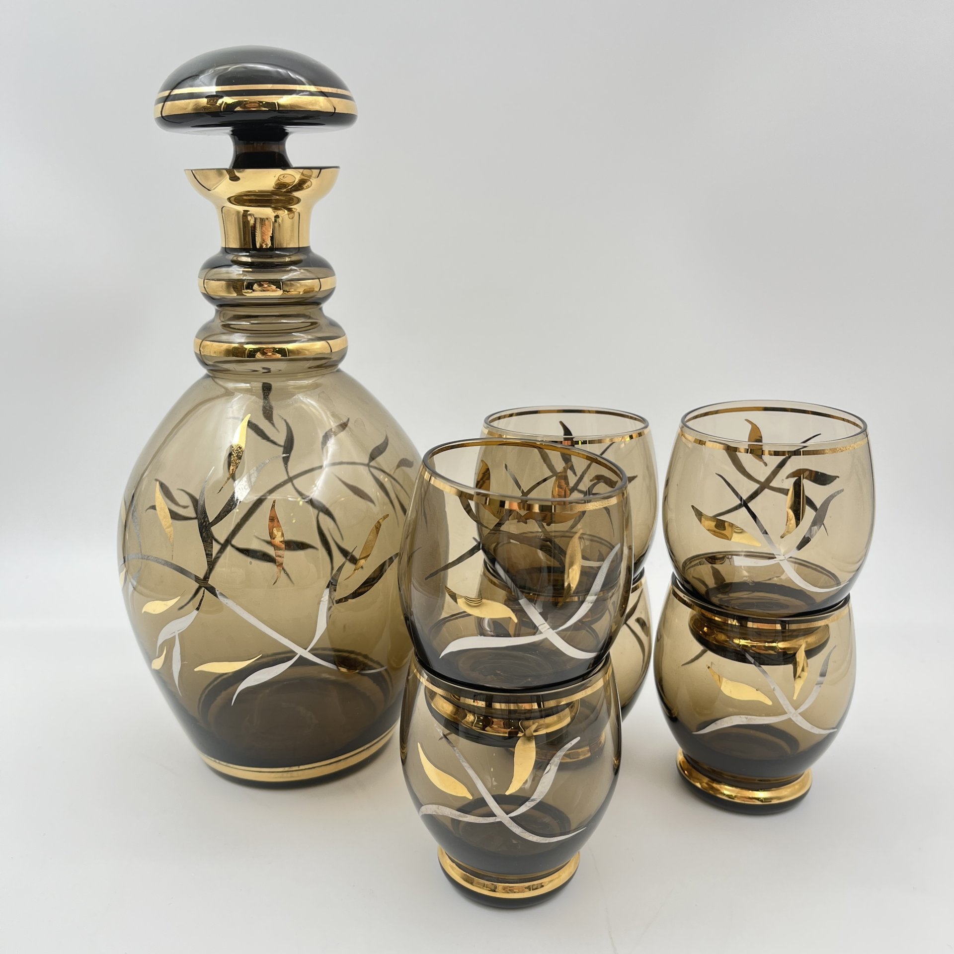 Набор для крепких напитков на 6 персон, украшенный растительным декором (Штоф и 6 стаканов)