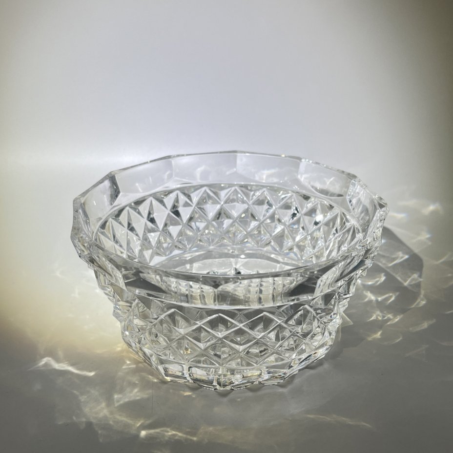 Салатник круглой формы с резным геометрическим декором, хрусталь, алмазная грань, СССР, 1970-1990 гг.