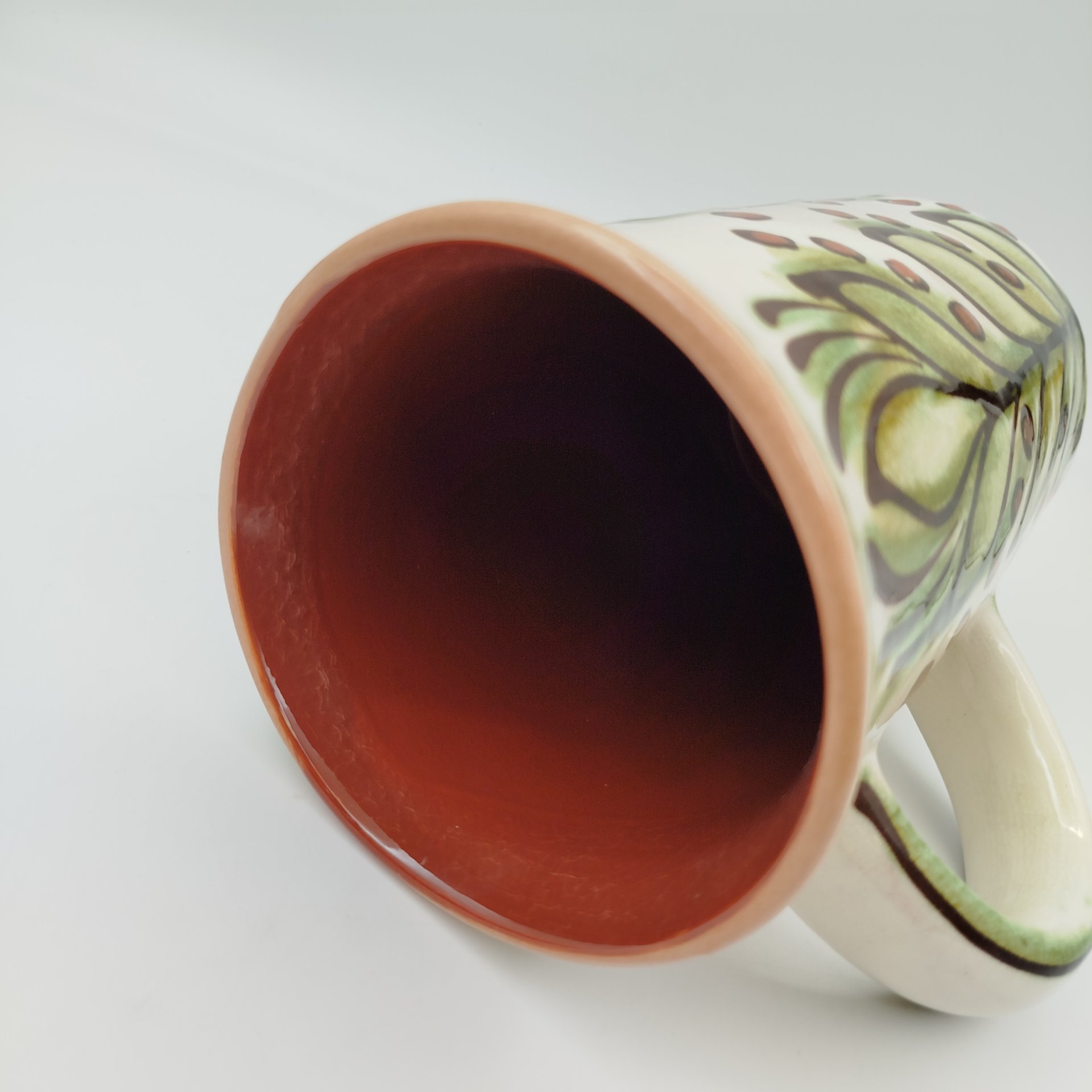 Кружка с растительным декором, авторы В.С. и Н.Е. Проторьевы (предположительно), керамика, роспись, Васильковский майоликовый завод, СССР, 1950-1970 гг.