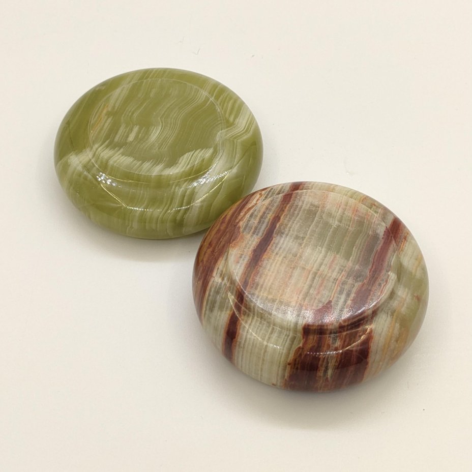 Пара пепельниц круглой формы зеленовато-коричневого цвета, оникс, резьба