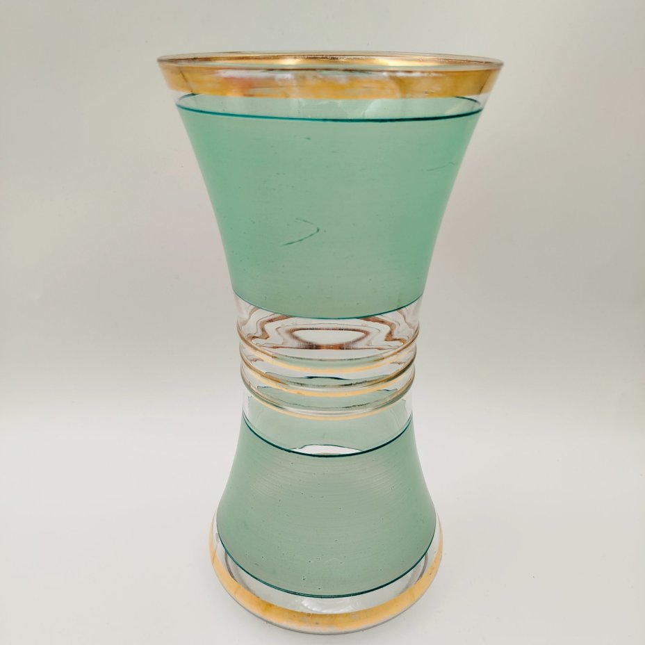 Ваза для цветов мятного оттенка, стекло, краска, золочение, Bohemia Crystal (Bohemia Glass), Чехословакия, 1960-1980 гг.