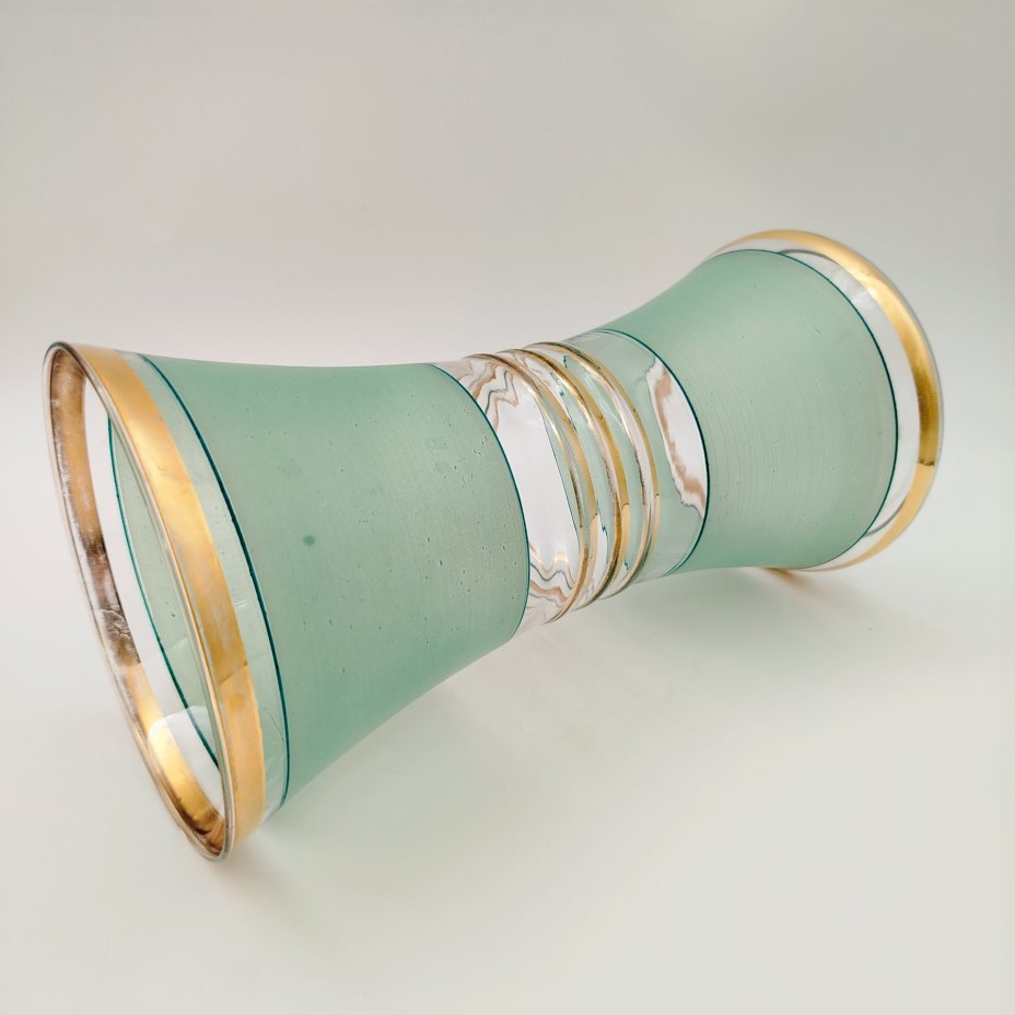 Ваза для цветов мятного оттенка, стекло, краска, золочение, Bohemia Crystal (Bohemia Glass), Чехословакия, 1960-1980 гг.