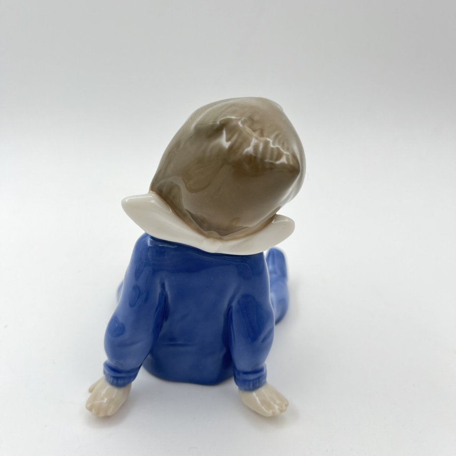 Статуэтка "Мальчик с тарелкой", фарфор, роспись, NAO Porcelain, Испания, 1988-2000 гг.